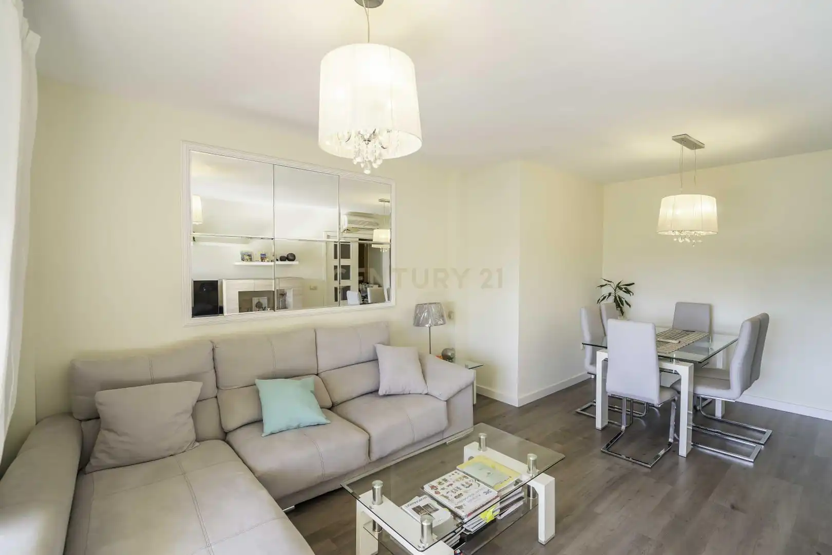 Living room of Flat for sale in Fuengirola  with Air Conditioner, Storage room and Swimming Pool