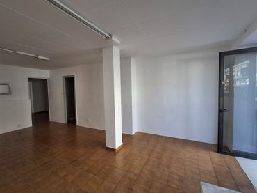 Local commercial à vendre à Avinguda Catalunya 245
