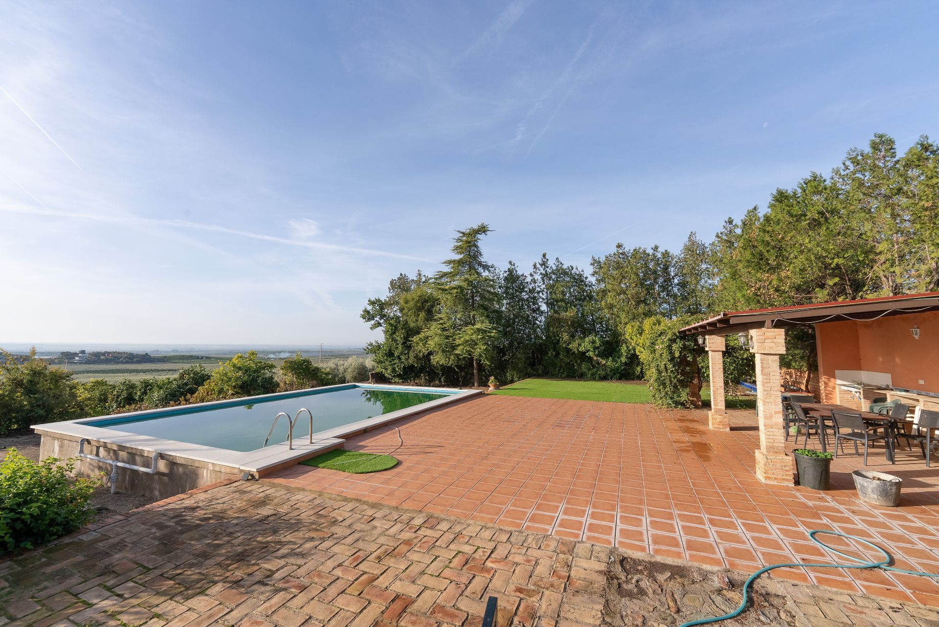 Piscina de Casa o xalet en venda en  Sevilla Capital amb Aire condicionat, Calefacció i Jardí privat