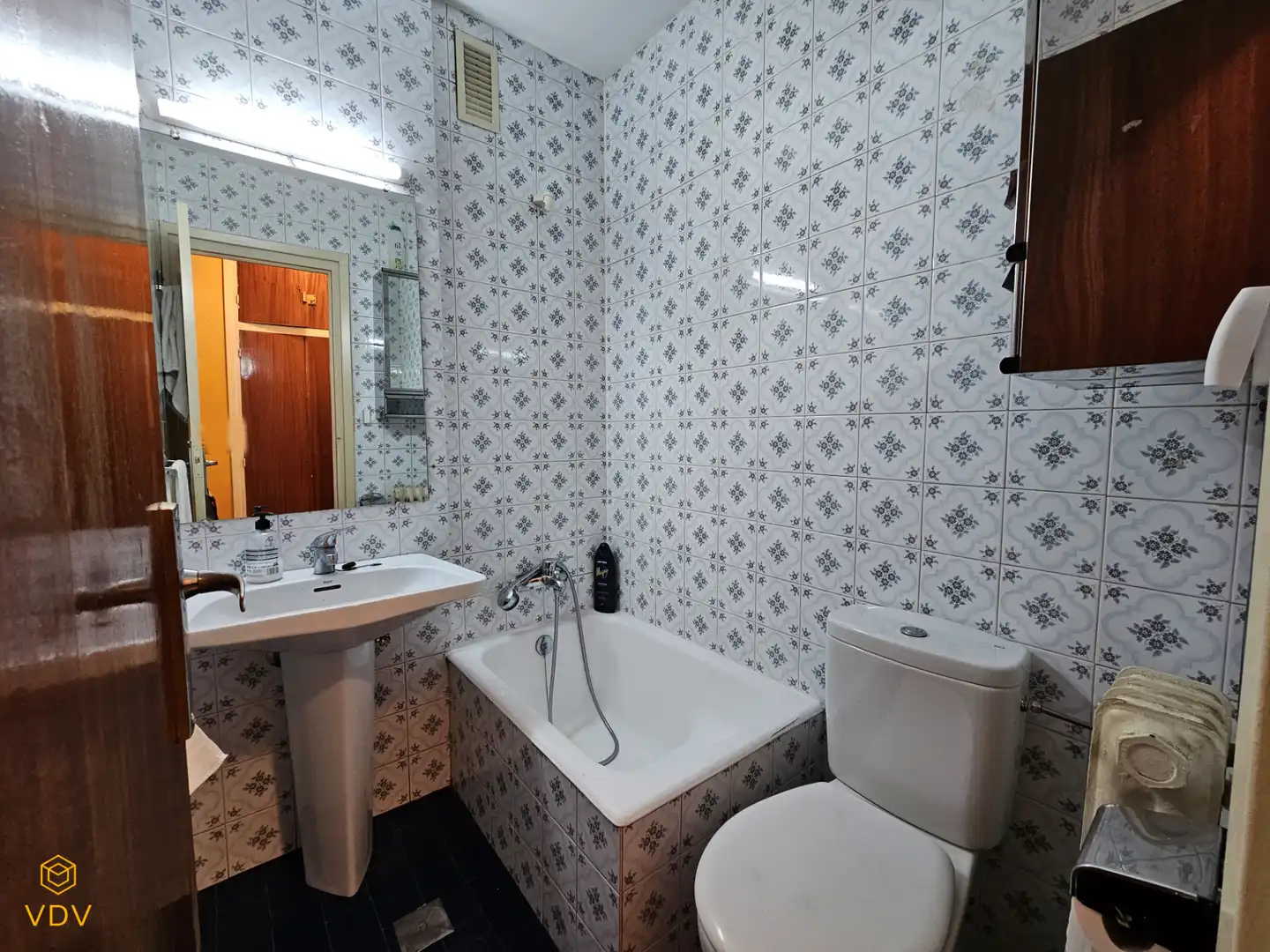 Bathroom of Flat for sale in  Pamplona / Iruña  with Heating, Parquet flooring and Terrace