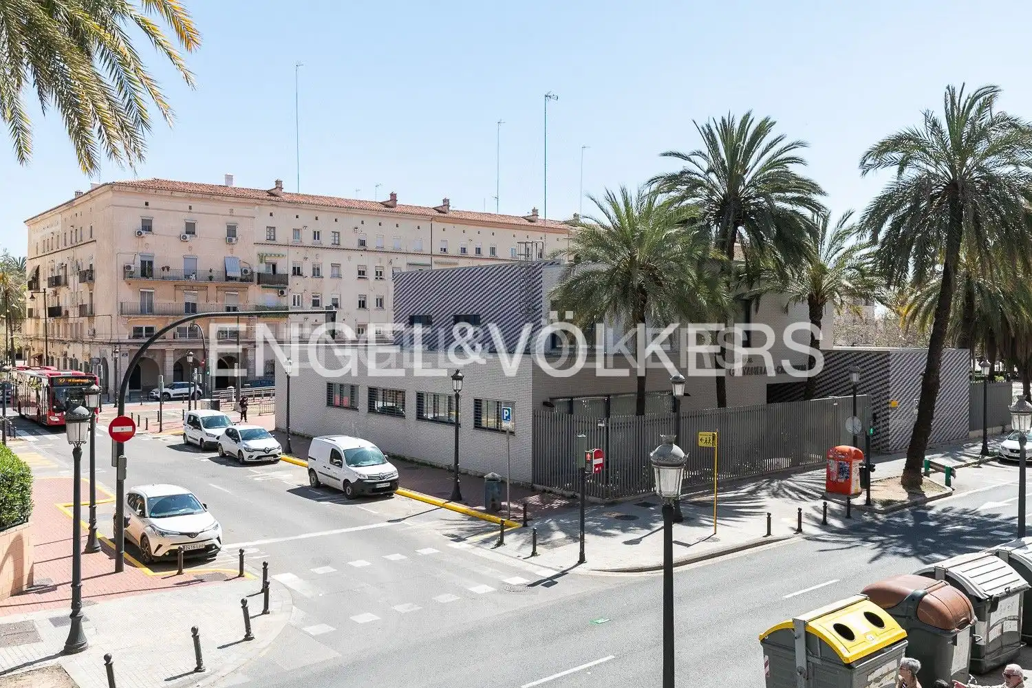 Außenansicht von Wohnung zum Verkauf in Valencia mit Klimaanlage, Heizung und Abstellraum