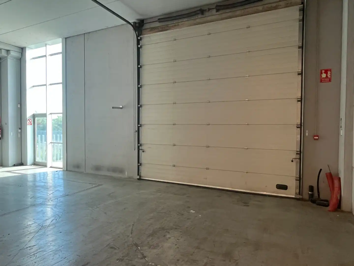 Nave industrial en venta en Salt con Calefacción y Alarma