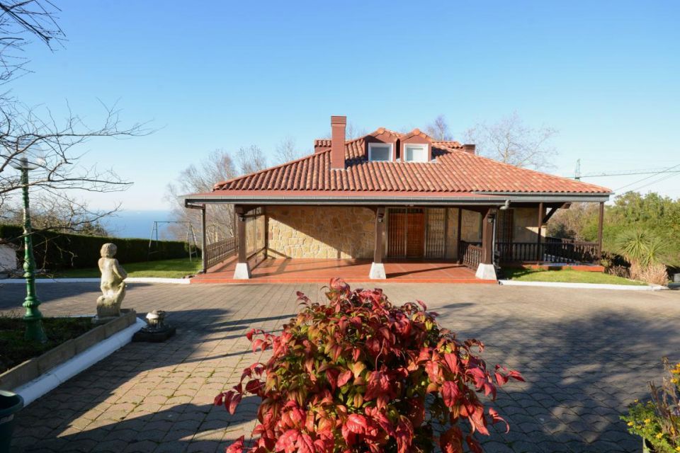 Exterior view of House or chalet for sale in Donostia - San Sebastián   with Heating, Private garden and Terrace
