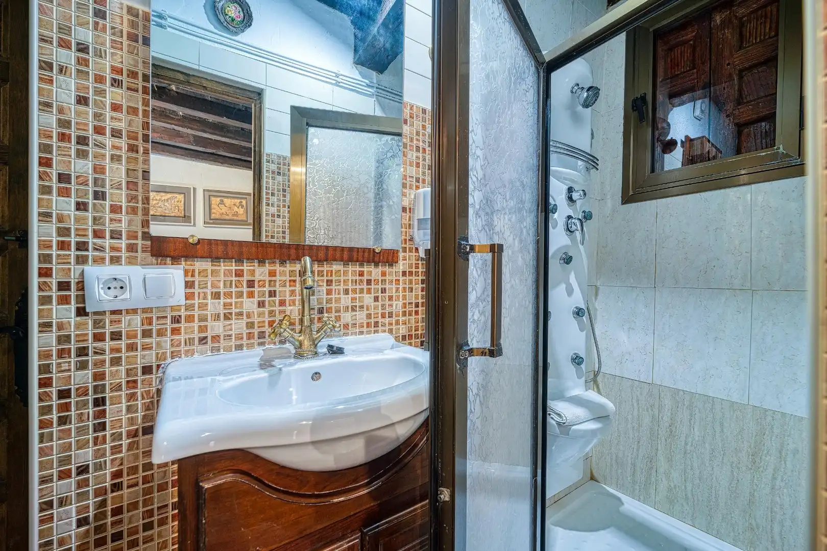 Badezimmer von Wohnungen zum Verkauf in Cuenca mit Heizung, Abstellraum und Möbliert