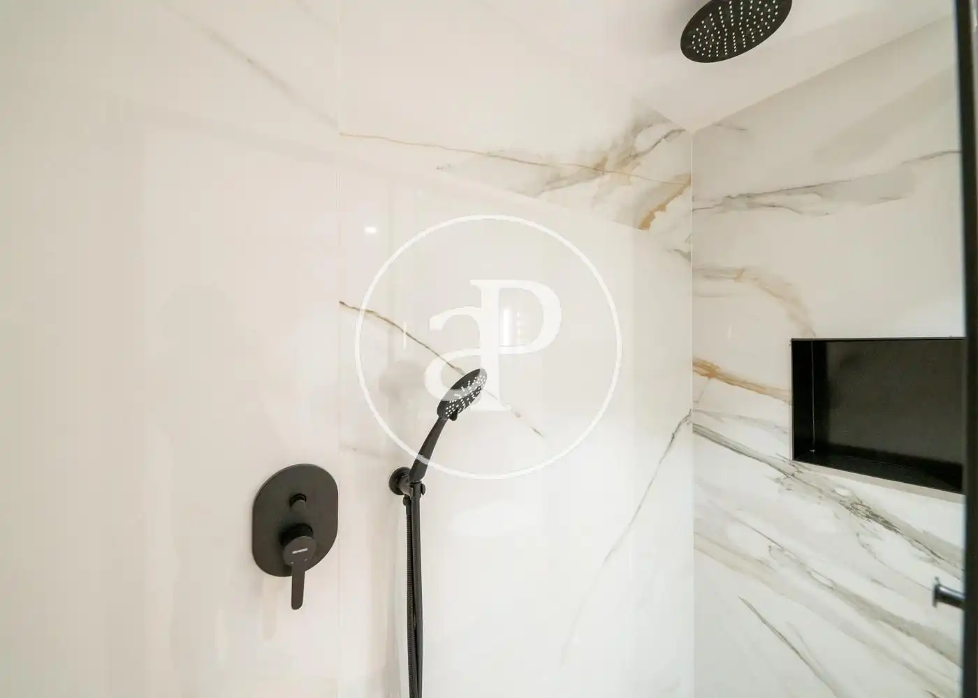 Baño de Dúplex en venta en Madrid con Aire acondicionado, Calefacción y Amueblado
