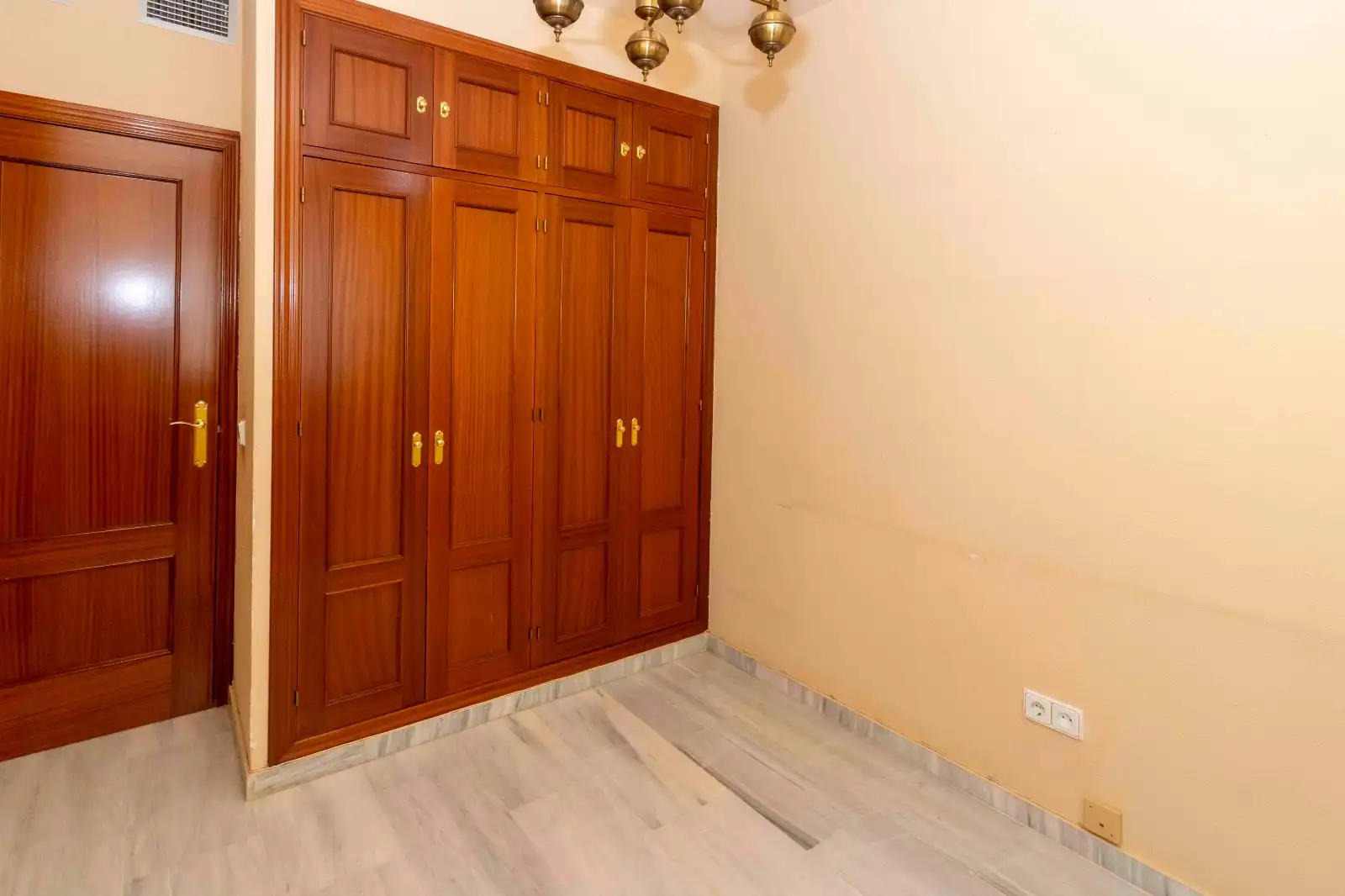 Flat for sale in Valdepasillas - La Paz - Huerta Rosales