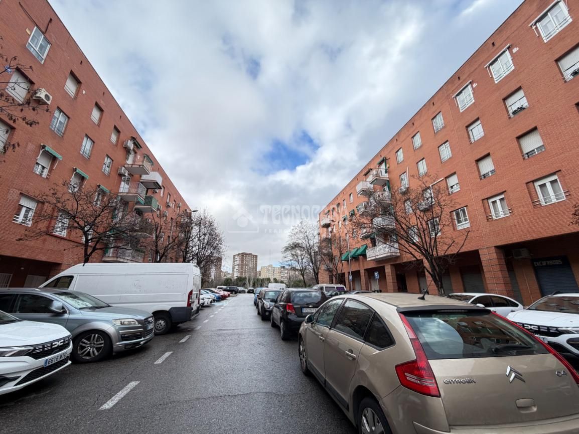 Flat for sale in Numancia, Puente de Vallecas