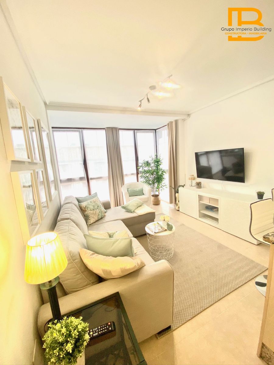 Sala de estar de Piso en venta en Voto con Calefacción, Trastero y Amueblado