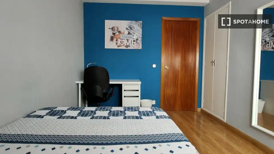 Habitación de Piso de alquiler en Alcalá de Henares con Aire acondicionado, Calefacción y Amueblado