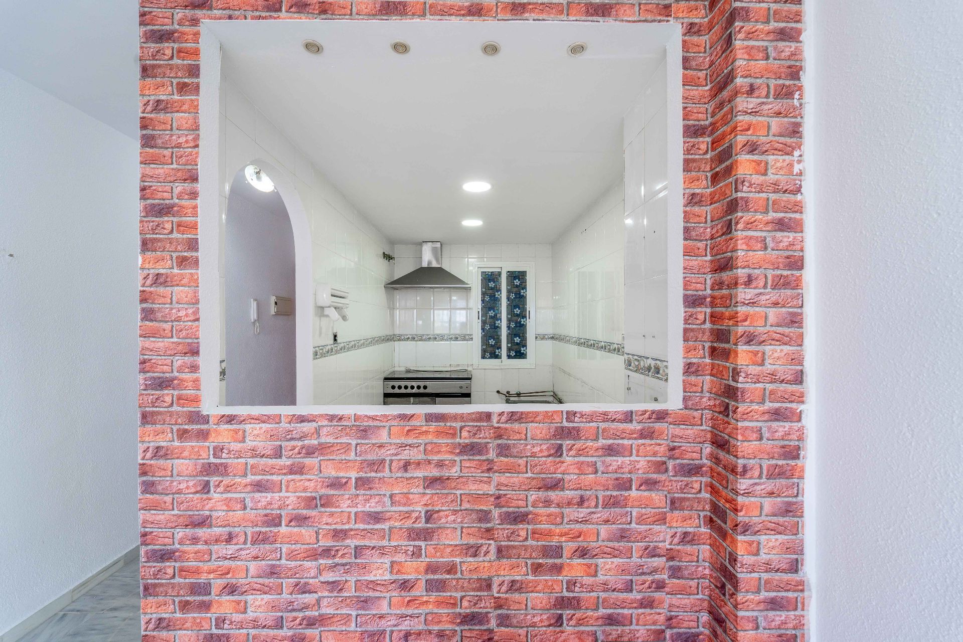 Cuina de Casa o xalet en venda en Rincón de la Victoria amb Terrassa i Piscina comunitària