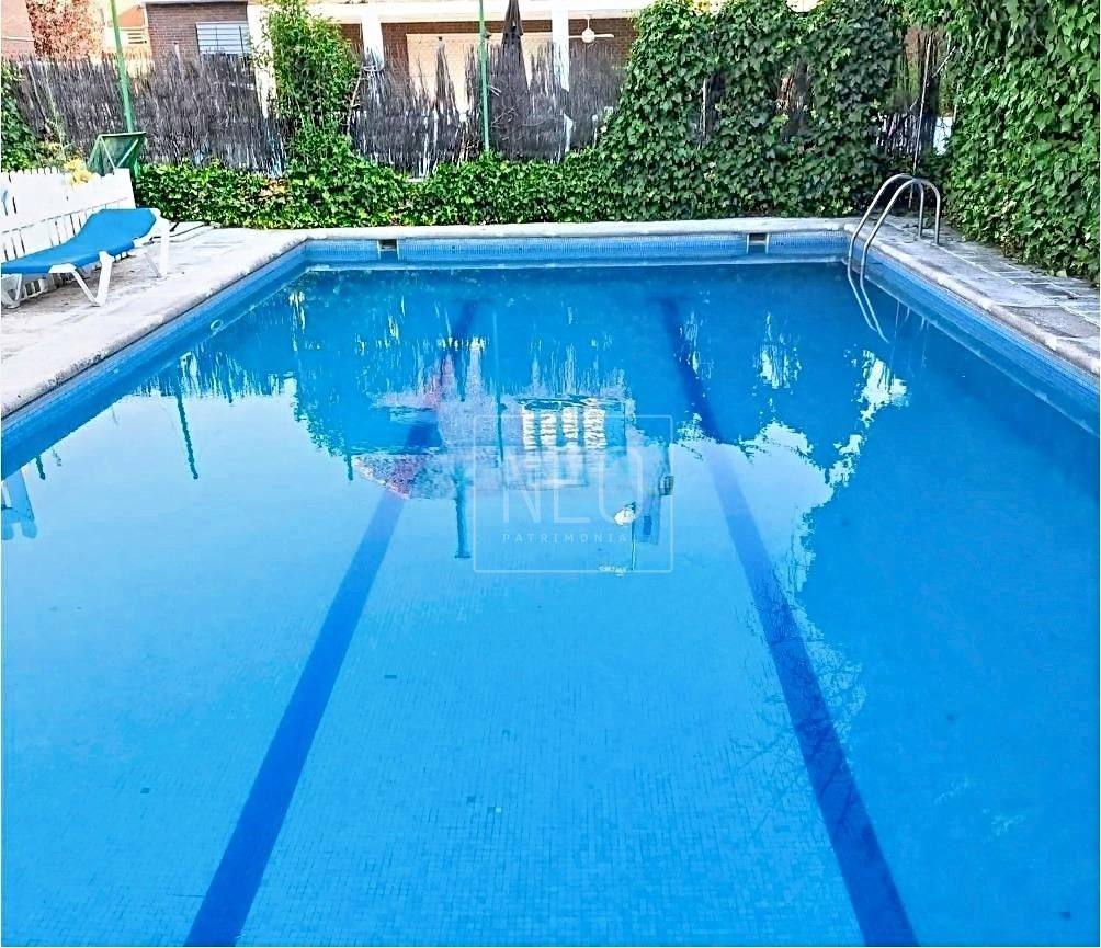 Swimming pool of Single-family semi-detached for sale in Rivas-Vaciamadrid  with Heating, Private garden and Storage room