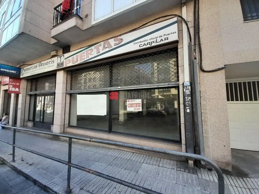 Locale commerciale in vendita a Rosalía de Castro, imagen 3