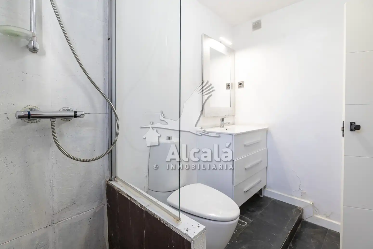 Bathroom of Houses for sale in Alcalá de Henares  with Air Conditioner, Heating and Private garden