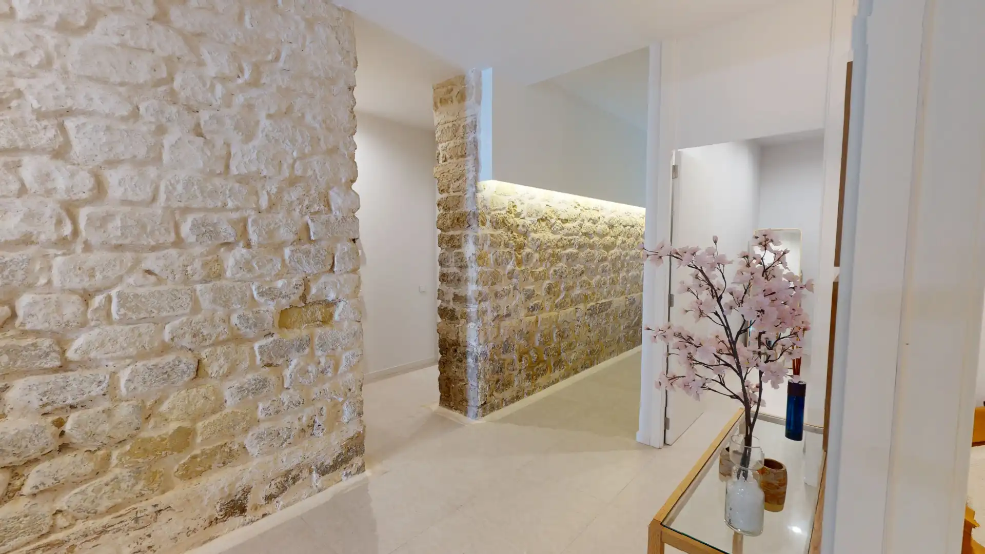 Wohnung zum Verkauf in Alicante / Alacant mit Klimaanlage, Privatgarten und Abstellraum