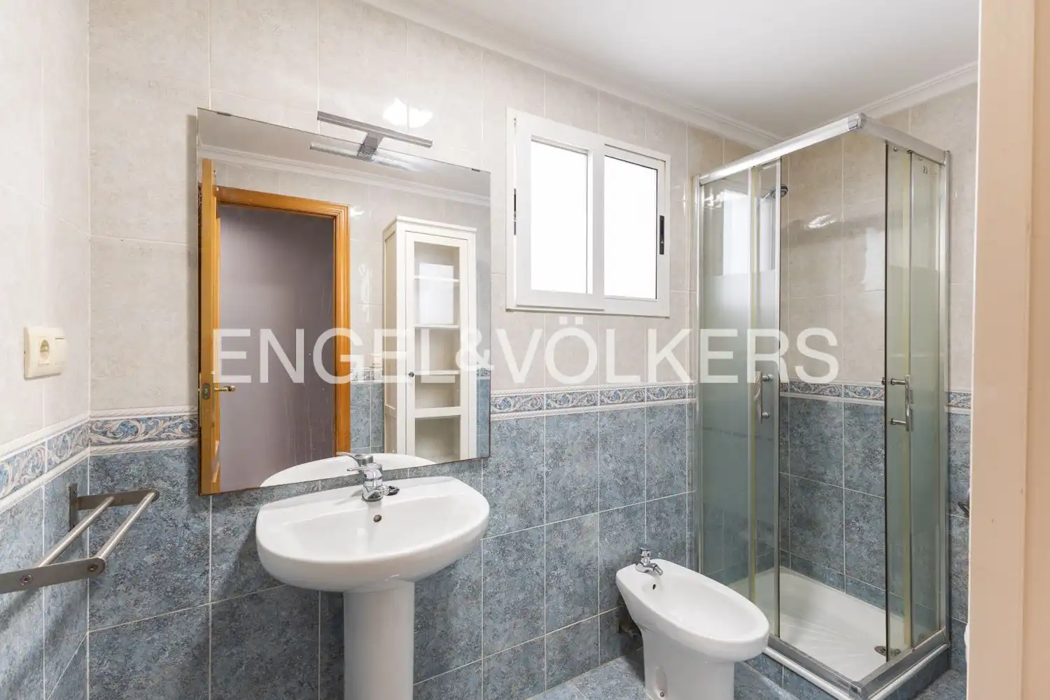 Bathroom of Flat for rent in Sagunto / Sagunt  with Air Conditioner, Heating and Terrace
