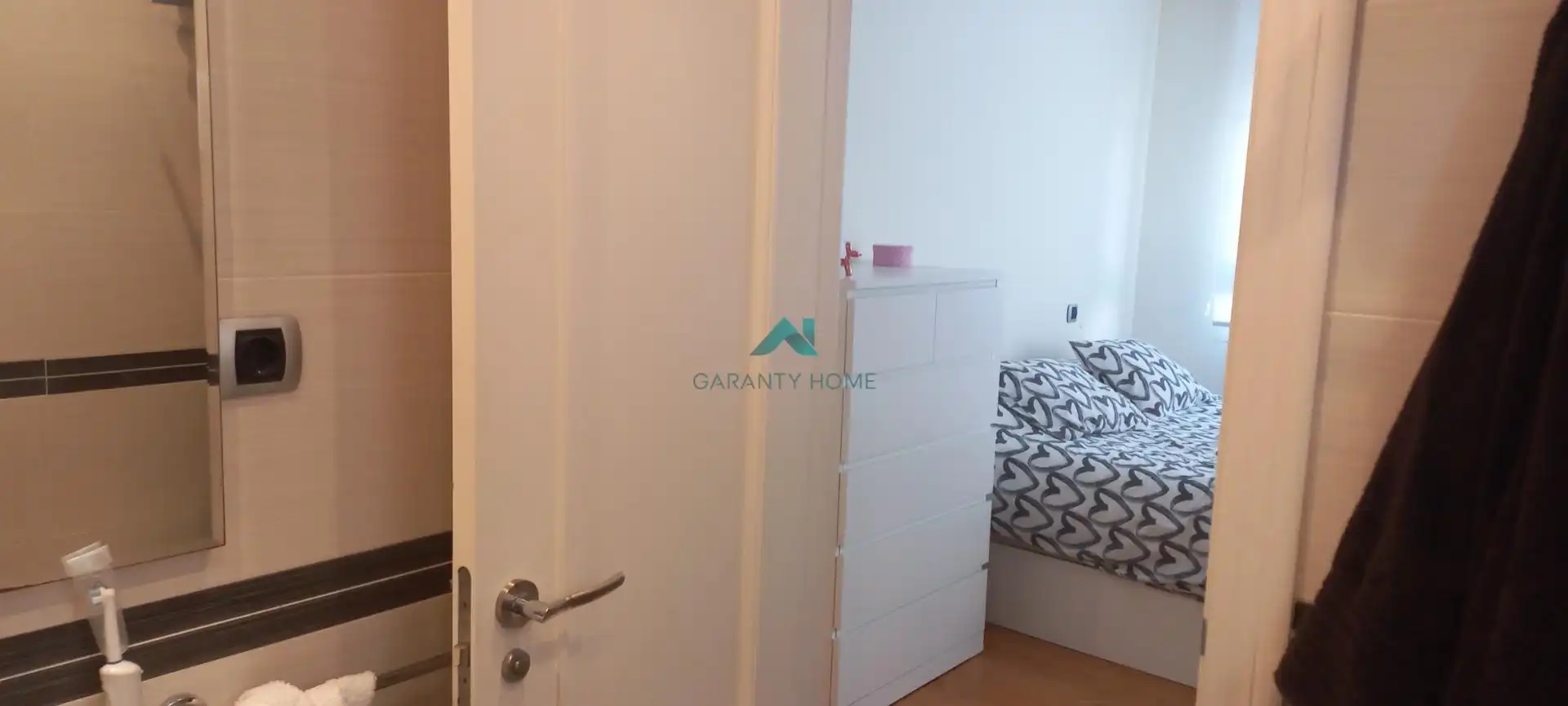 Schlafzimmer von Erdgeschoss zum Verkauf in Santoña mit Heizung und Privatgarten