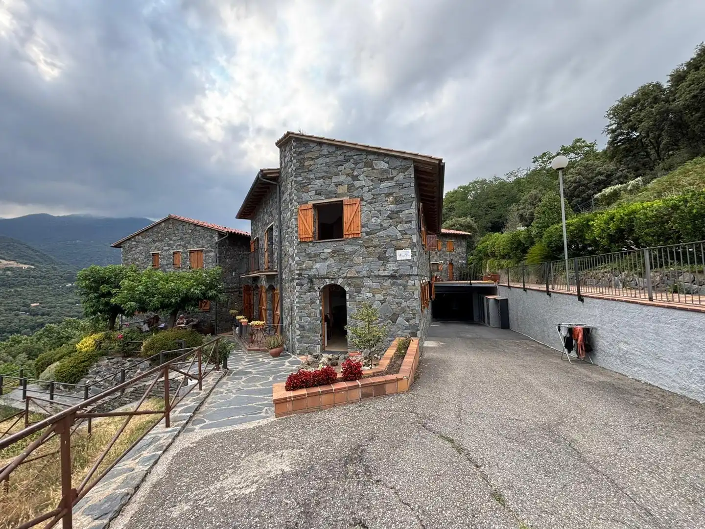 Vista exterior de Casa adosada en venta en Montseny con Calefacción, Terraza y Balcón
