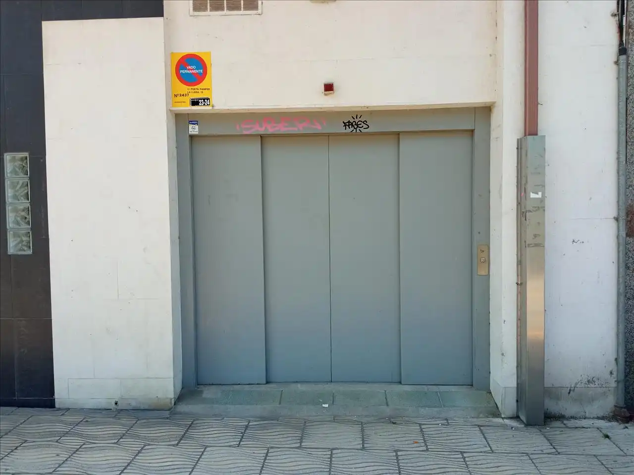 Parkplatz von Garage zum Verkauf in Langreo