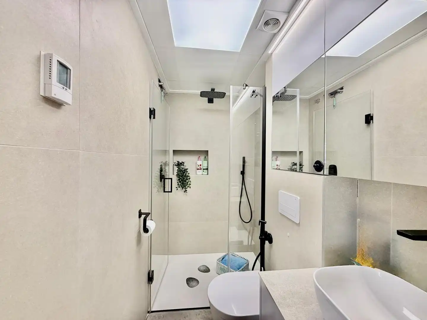 Badezimmer von Dachboden zum Verkauf in San Pedro del Pinatar mit Klimaanlage, Heizung und Privatgarten