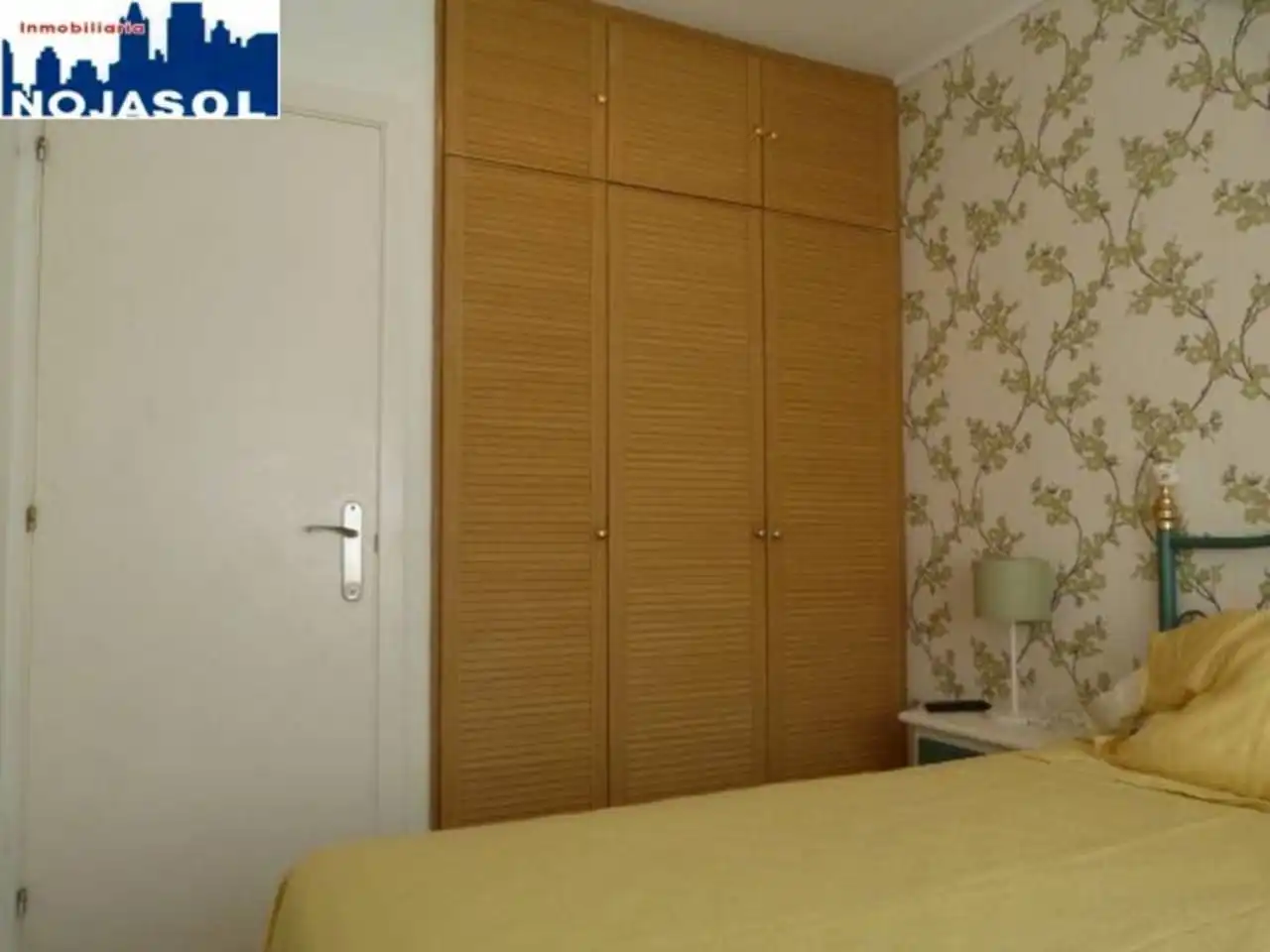 Dormitori de Apartament de lloguer en Arnuero amb Calefacció, Jardí privat i Terrassa
