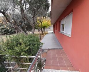 Vista exterior de Casa o xalet en venda en Montagut i Oix amb Terrassa