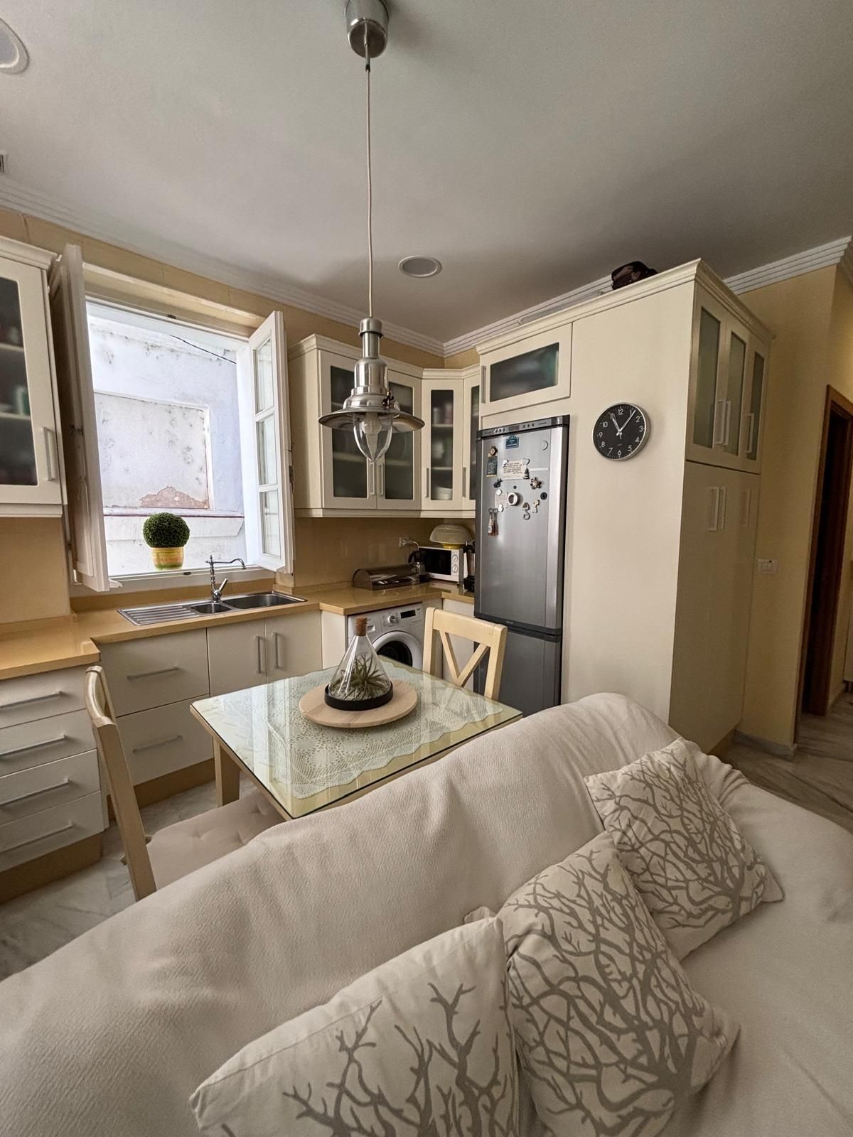 Cocina de Piso en venta en  Cádiz Capital con Balcón