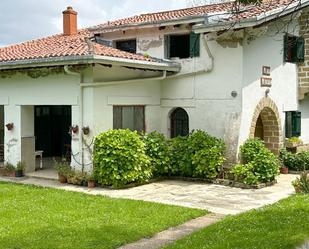 Vista exterior de Casa o xalet en venda en Donostia - San Sebastián  amb Jardí privat, Terrassa i Traster