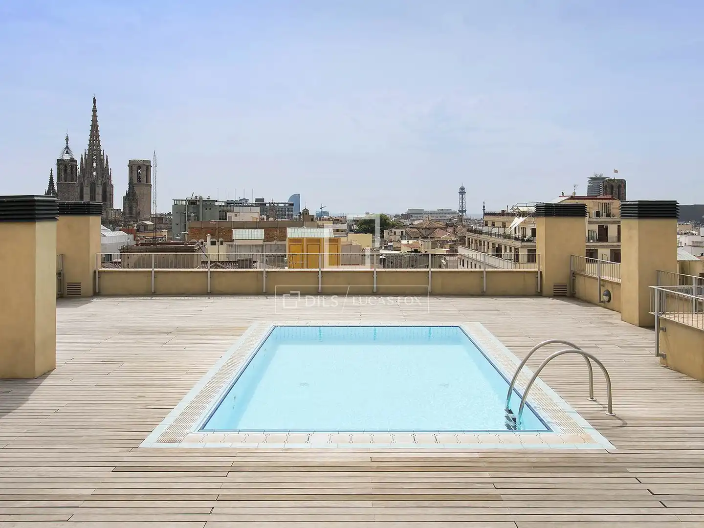 Piscina de Pis en venda en Barcelona amb Aire condicionat, Terrassa i Piscina