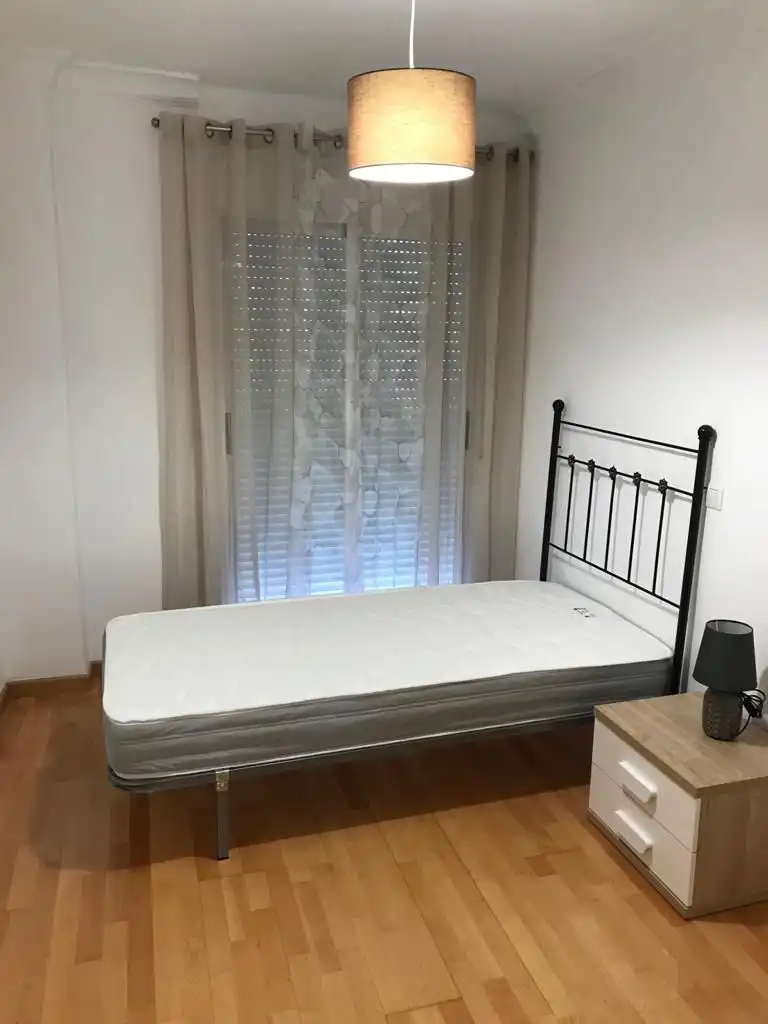 Flat for rent in Carrer de Pere Cabanes, 56, Torrefiel