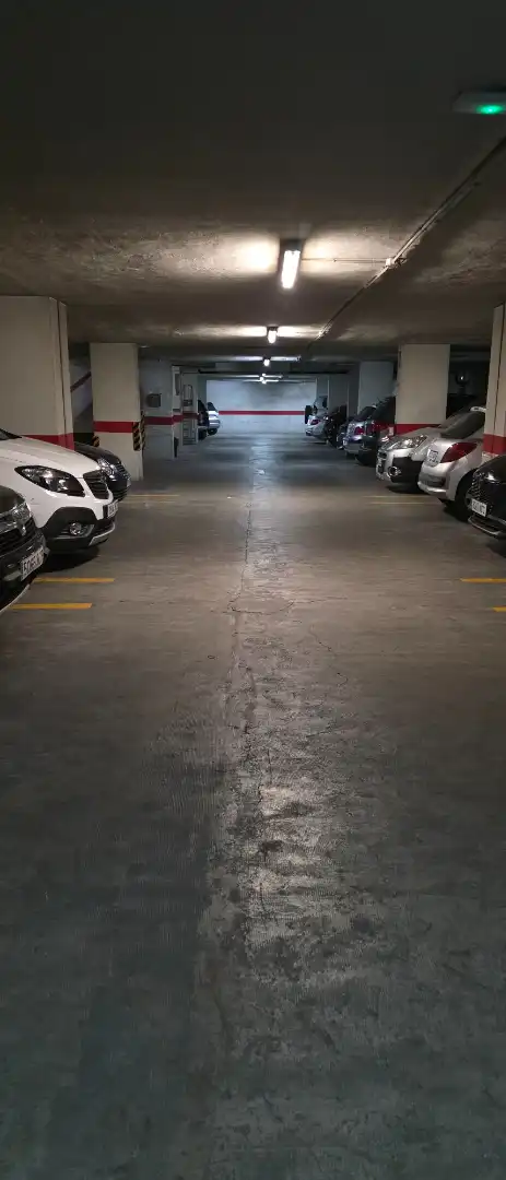 Parking de Piso en venta en Valencia con Aire acondicionado, Trastero y Balcón