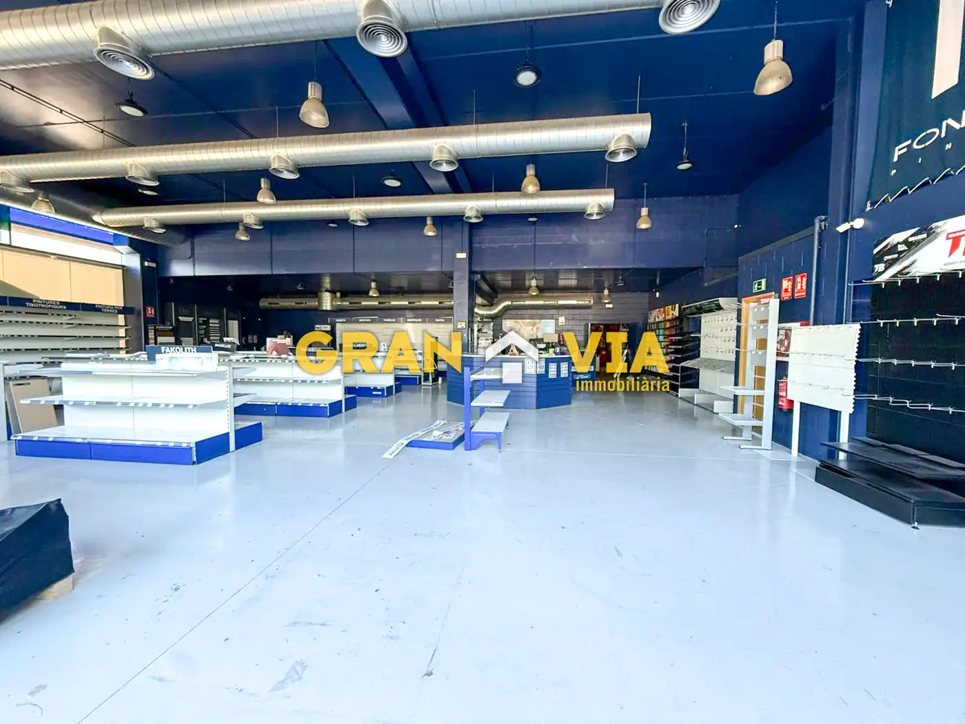 Nau industrial de lloguer en Figueres