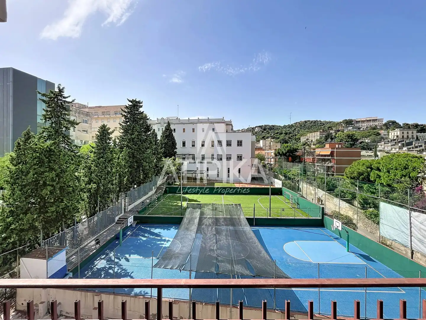 Vista exterior de Pis en venda en Barcelona amb Aire condicionat, Calefacció i Parquet