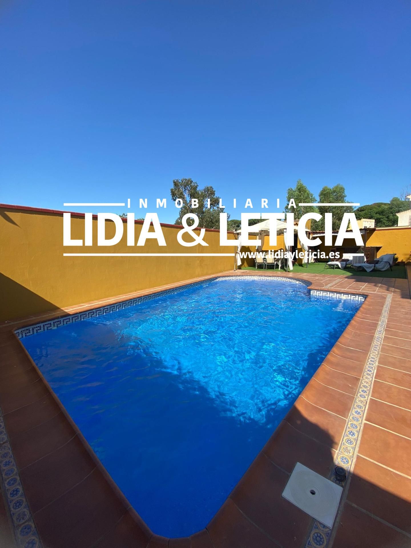 Piscina de Casa o xalet en venda en Alcalá de Guadaira amb Aire condicionat, Calefacció i Jardí privat