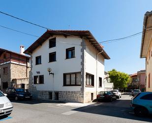 Vista exterior de Casa o xalet en venda en Deba amb Terrassa