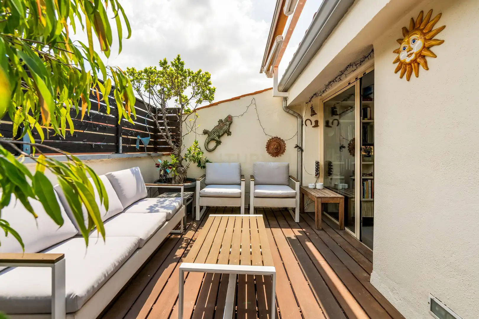 Terrassa de Apartament en venda en Sant Joan Despí amb Aire condicionat i Piscina comunitària