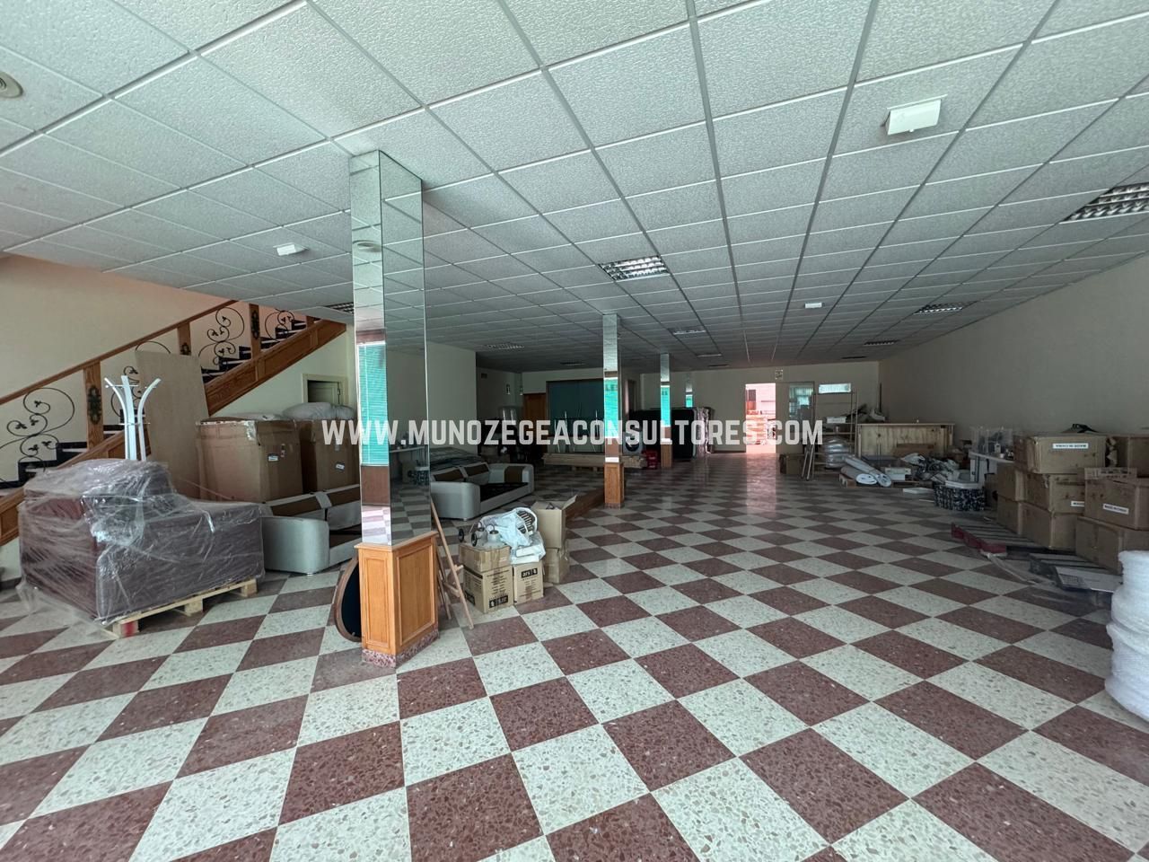 Nave industrial de alquiler en Lucena
