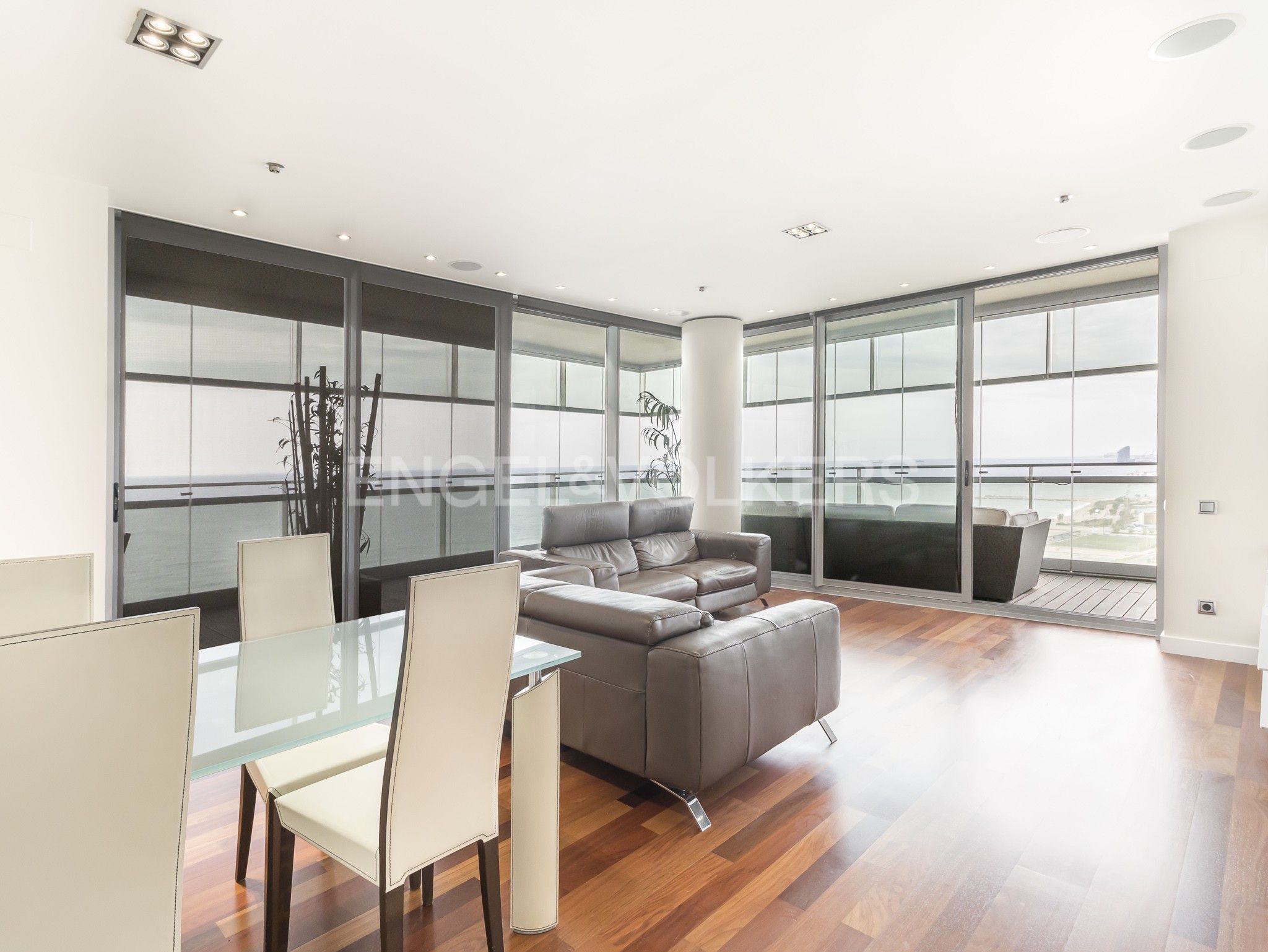 Living room of Apartment for sale in  Barcelona Capital  with Air Conditioner, Heating and Parquet flooring