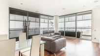 Sala d'estar de Apartament en venda en  Barcelona Capital amb Aire condicionat, Calefacció i Parquet