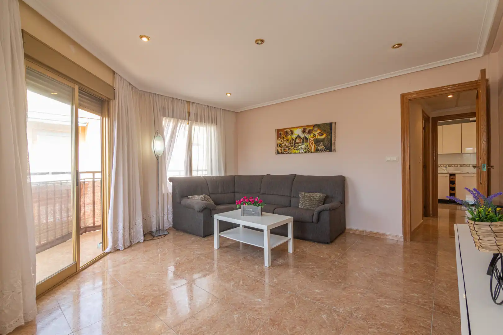 Piso con terraza en venta en Carrer Ramón y Cajal, imagen 2