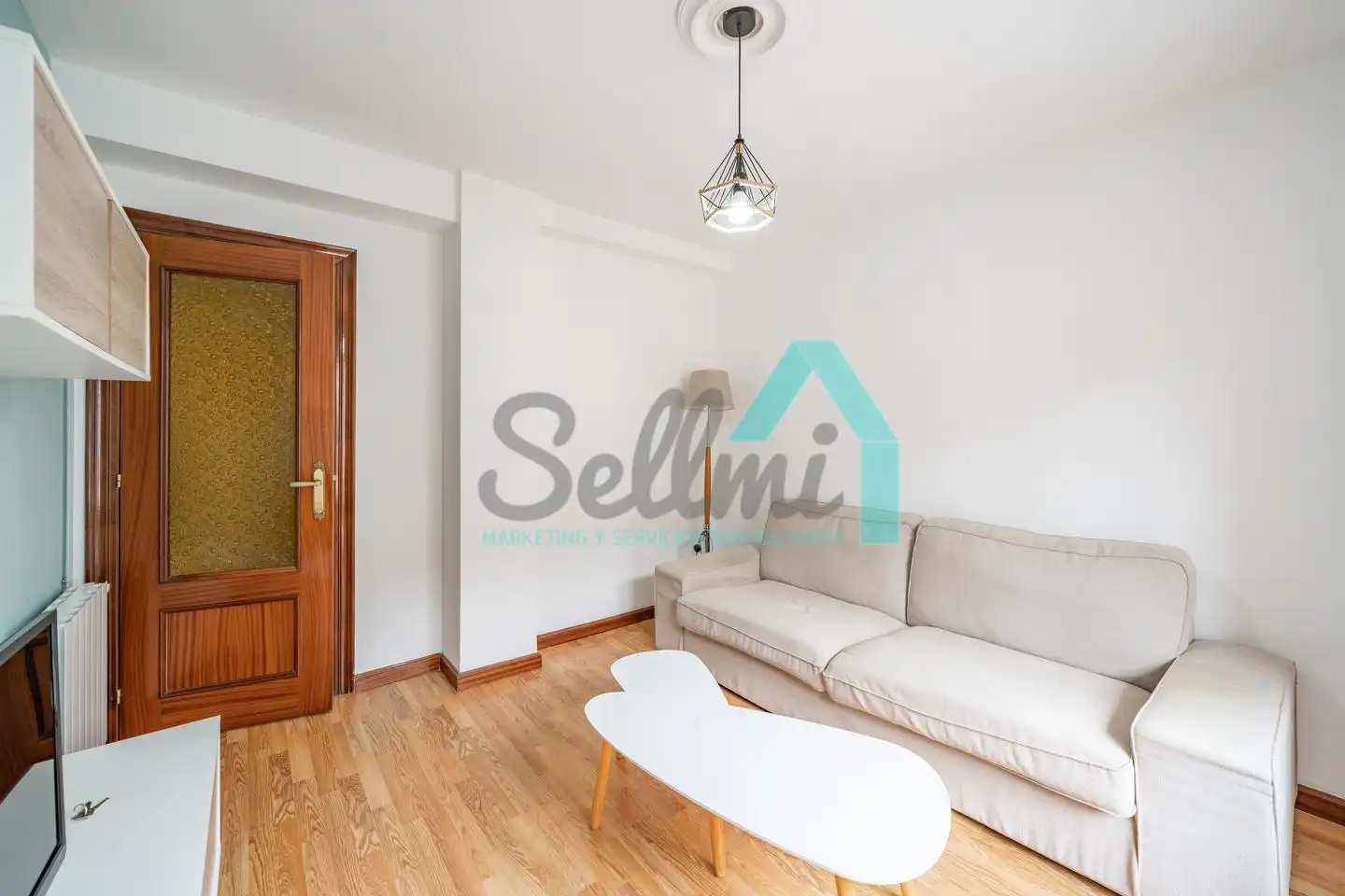 Living room of Flat for rent in Gijón   with Heating, Terrace and Furnished