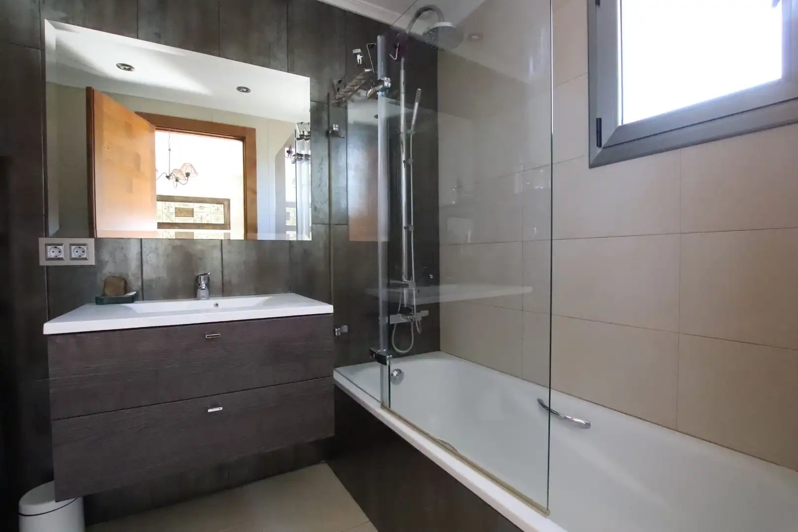 Baño de Casa o chalet en venta en Vilajuïga con Aire acondicionado, Calefacción y Jardín privado