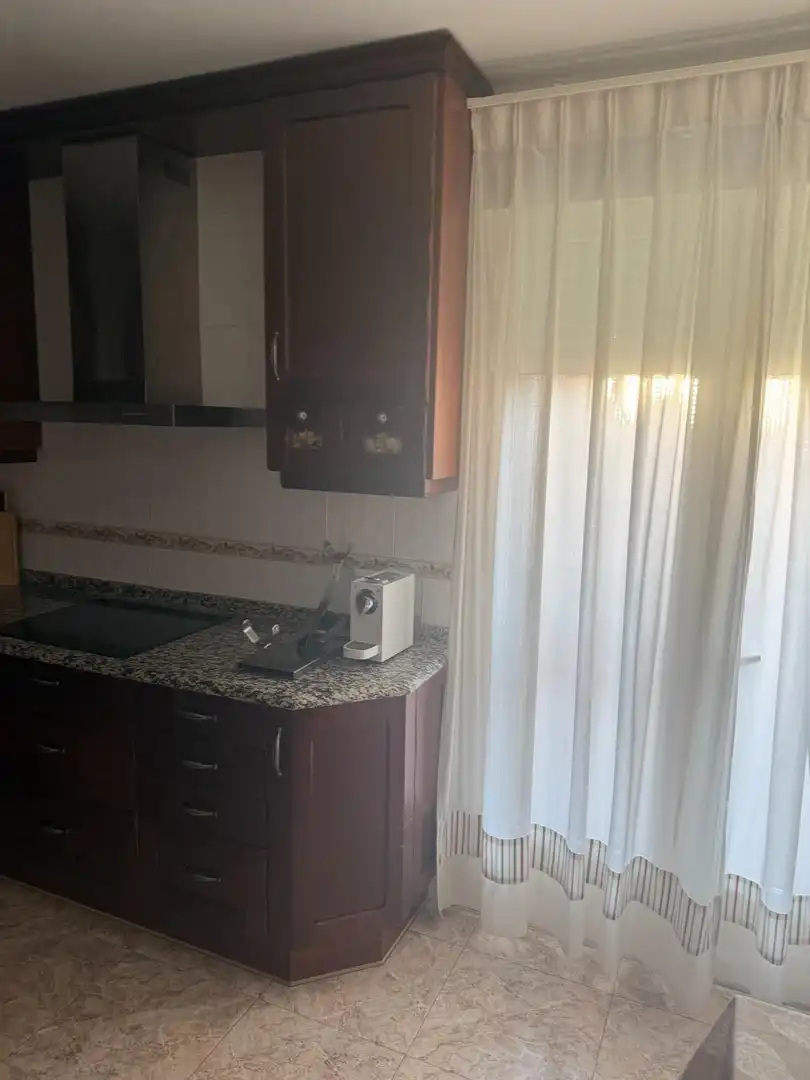 Casa aparellada amb terrassa en venda a Mocejón, imagen 4