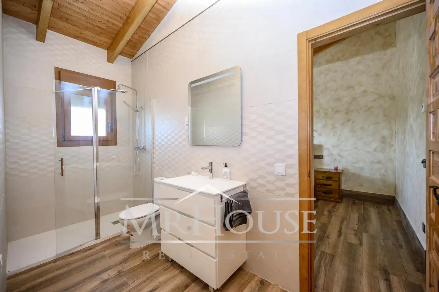 Baño de Finca rústica en venta en Perales de Tajuña con Aire acondicionado, Calefacción y Jardín privado