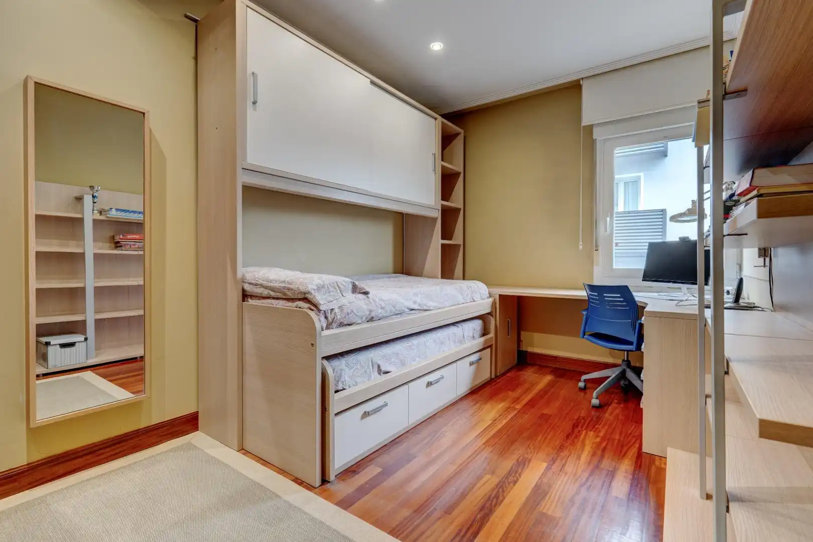 Habitación de Piso en venta en Donostia - San Sebastián  con Calefacción, Trastero y Amueblado