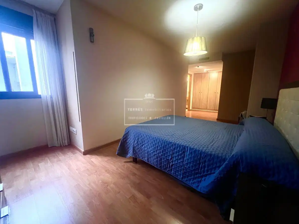 Habitación de Piso en venta en Castellón de la Plana / Castelló de la Plana con Aire acondicionado, Calefacción y Terraza
