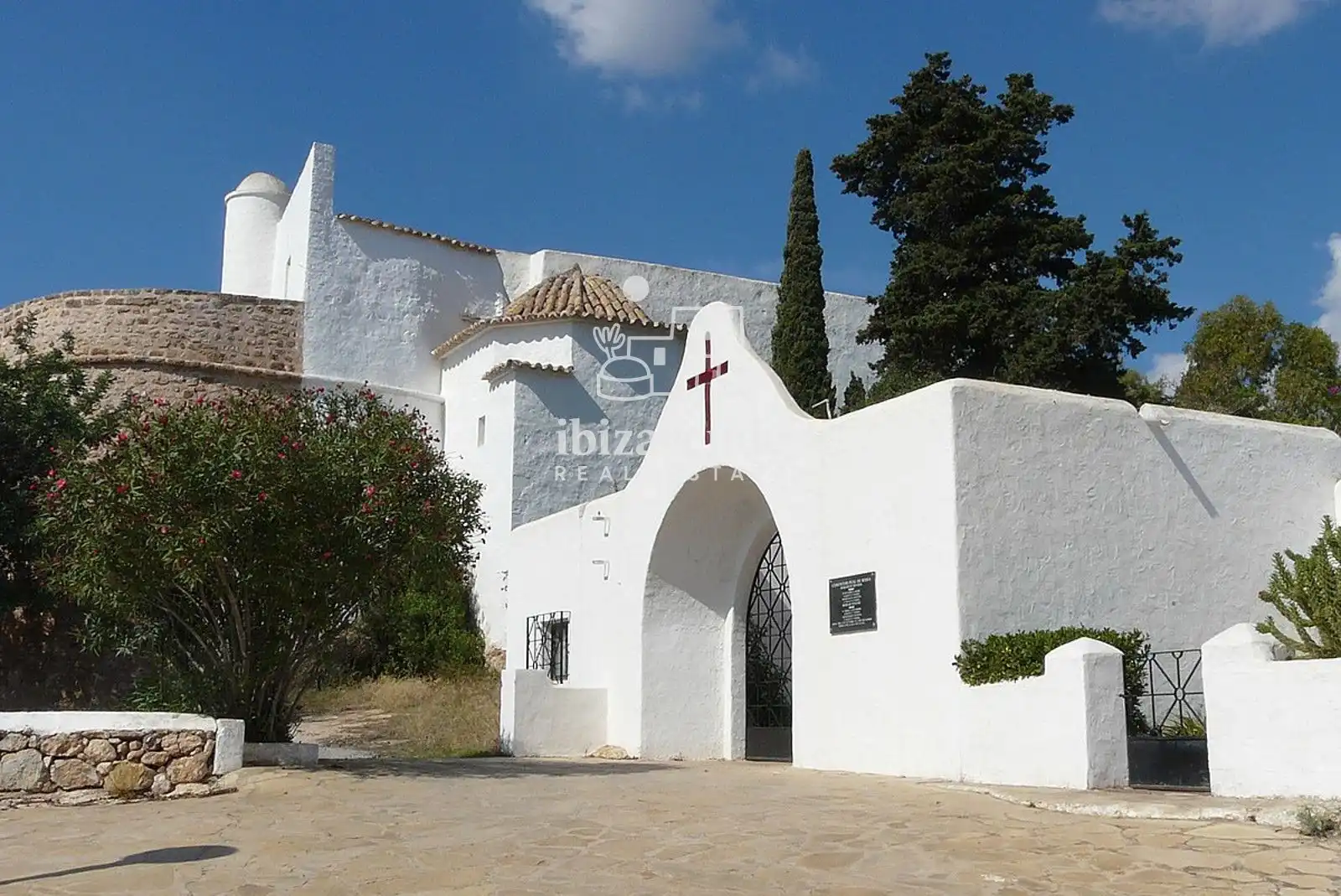Außenansicht von Wohnung zur Miete in Santa Eulària des Riu mit Klimaanlage, Terrasse und Möbliert