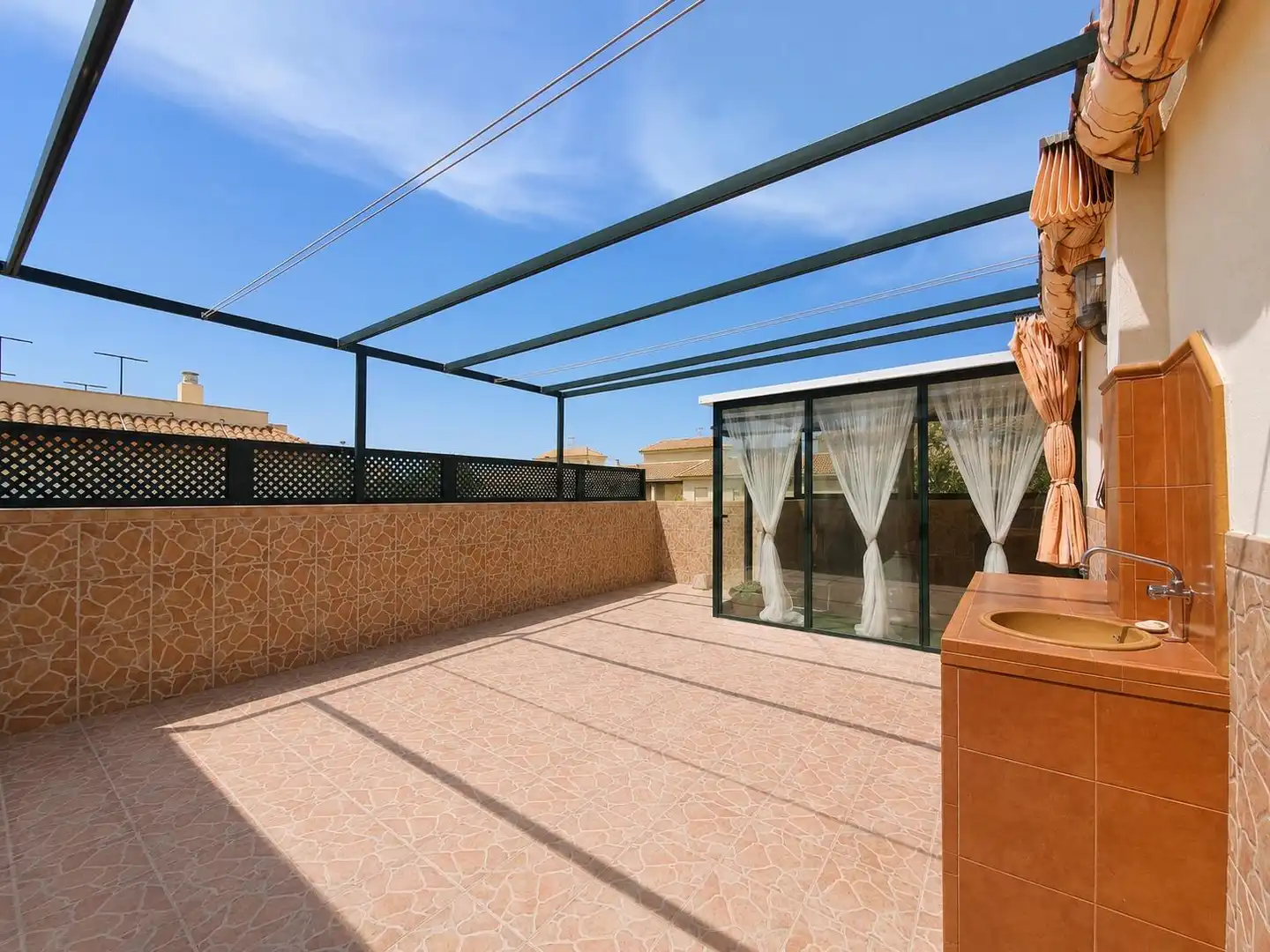 Terraza de Ático en venta en Chipiona con Aire acondicionado, Calefacción y Jardín privado