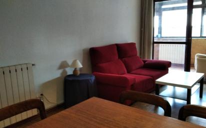 Living room of Flat for sale in Fuenlabrada  with Swimming Pool, Furnished and Washing machine