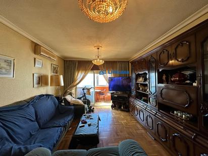 Living room of Flat for sale in  Madrid Capital  with Air Conditioner, Heating and Terrace