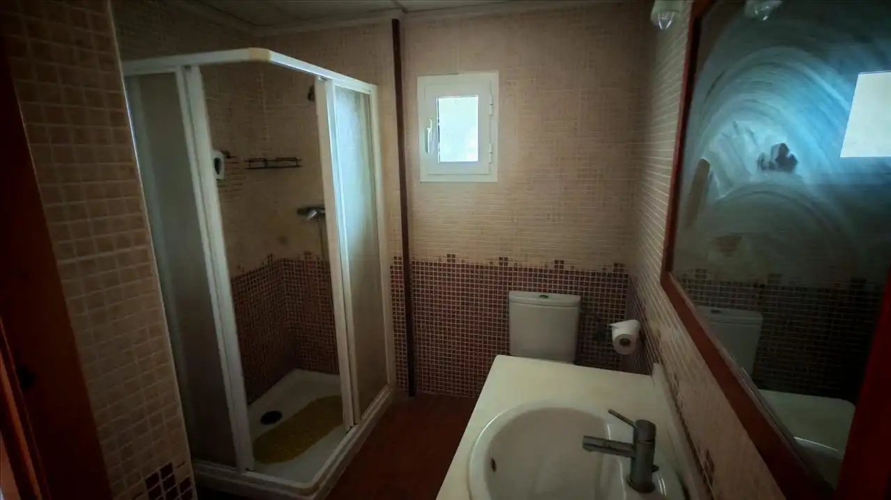 Badezimmer von Wohnungen zum Verkauf in Canals mit Balkon